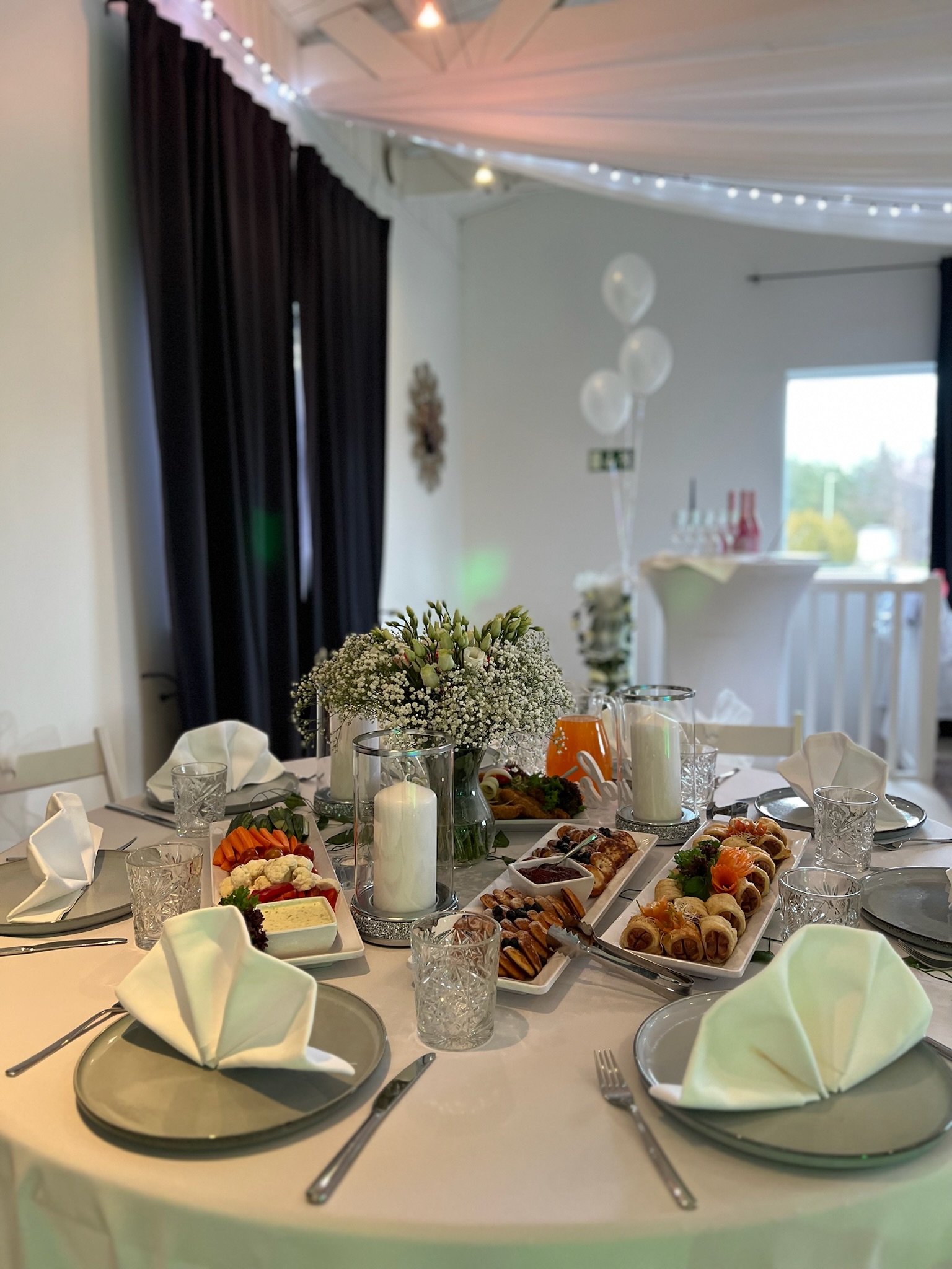 Võluvabriku peosaal - catering, šampanja ja dekoratsioonid. Peod täiskasvanutele erinevateks sündmusteks.
